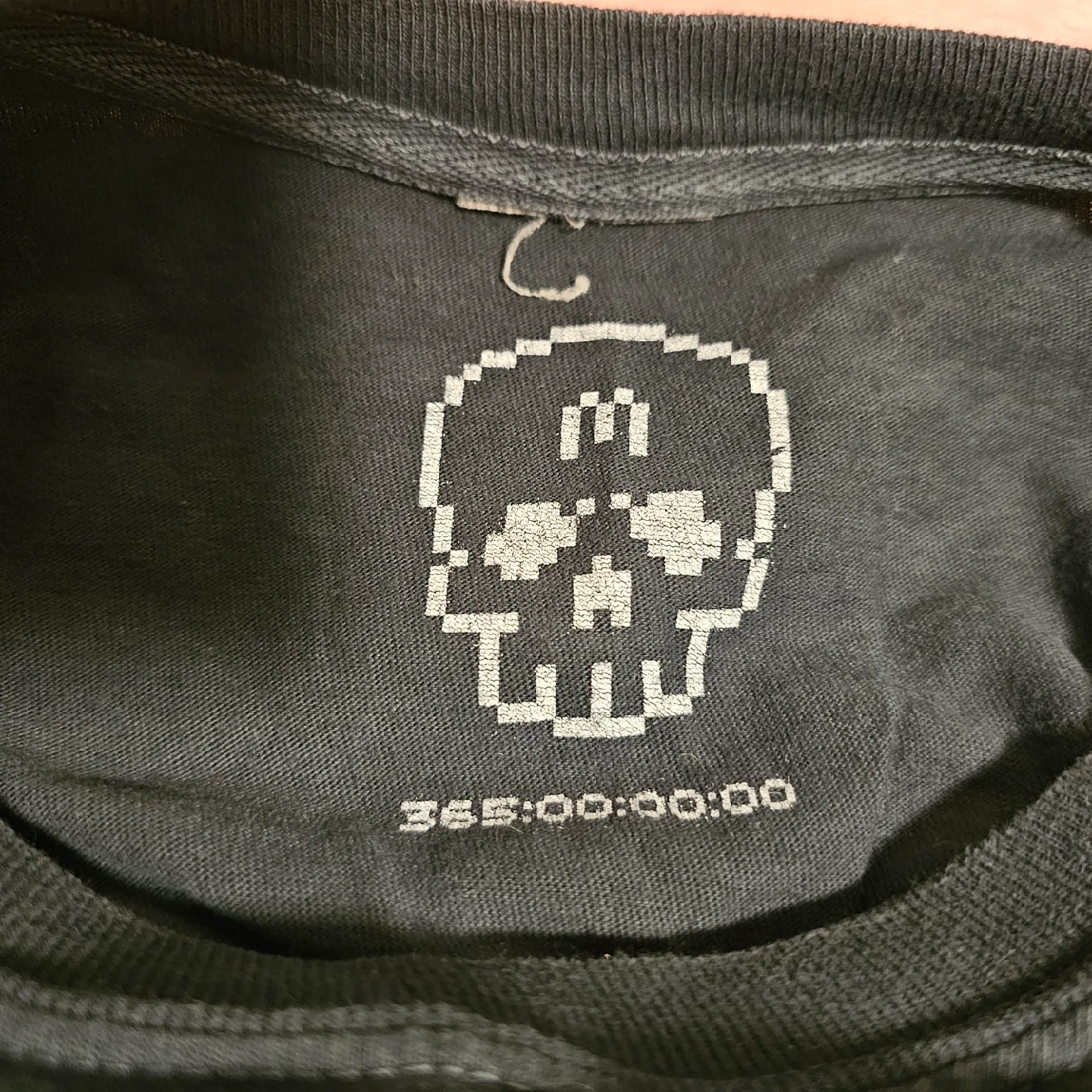 Unus Annus Apparel image indicator(2)