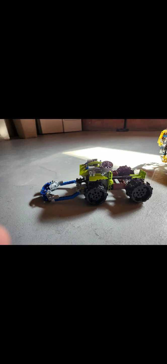 Lego Minifigures & sets image indicator(9)