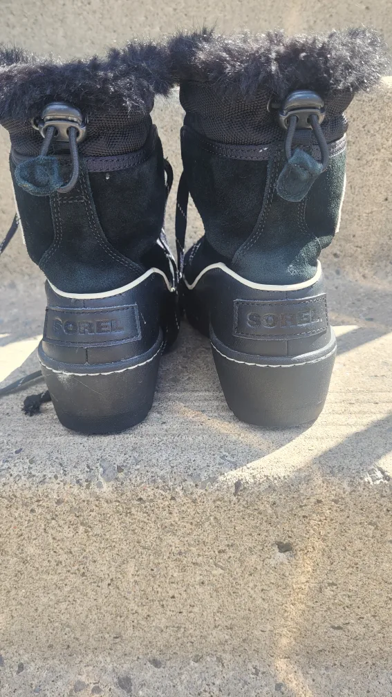 Sorel Black Winter Boots image indicator(3)