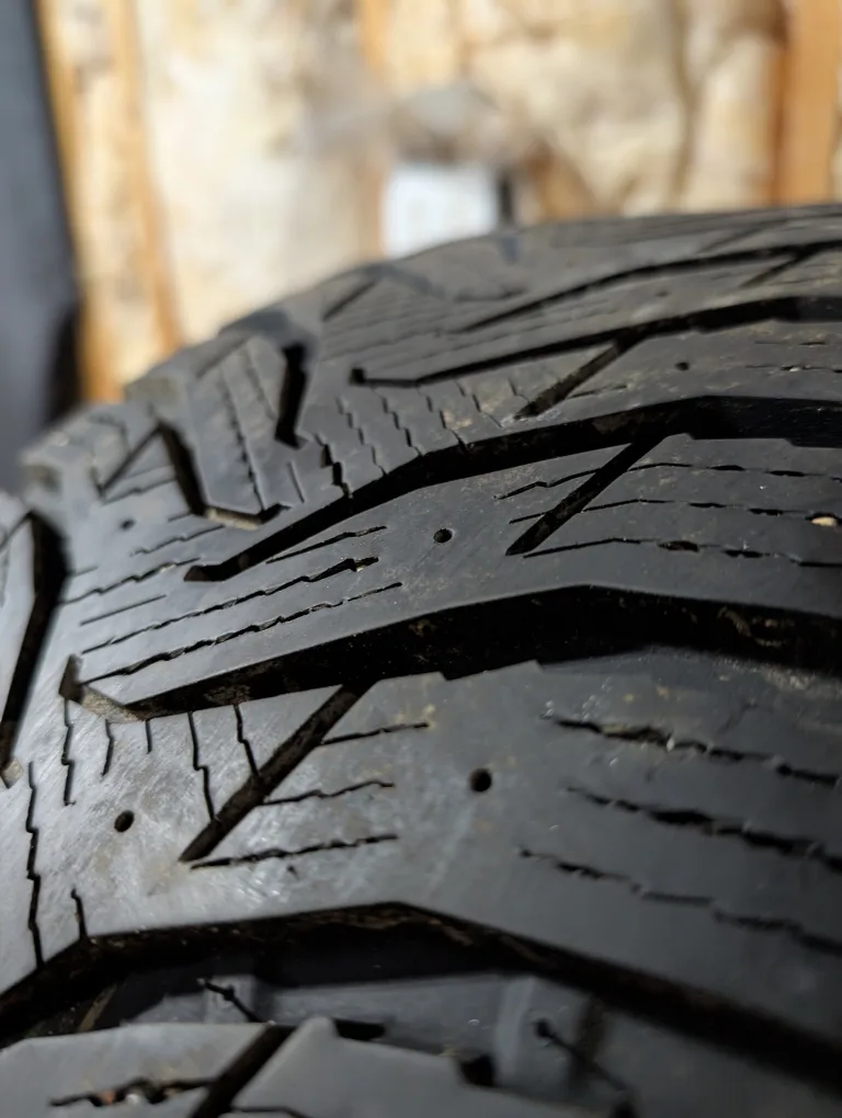 (4)-225/55R19 Winter Tires/Steel Rims 2013 Dodge Journey TPMS image indicator(2)