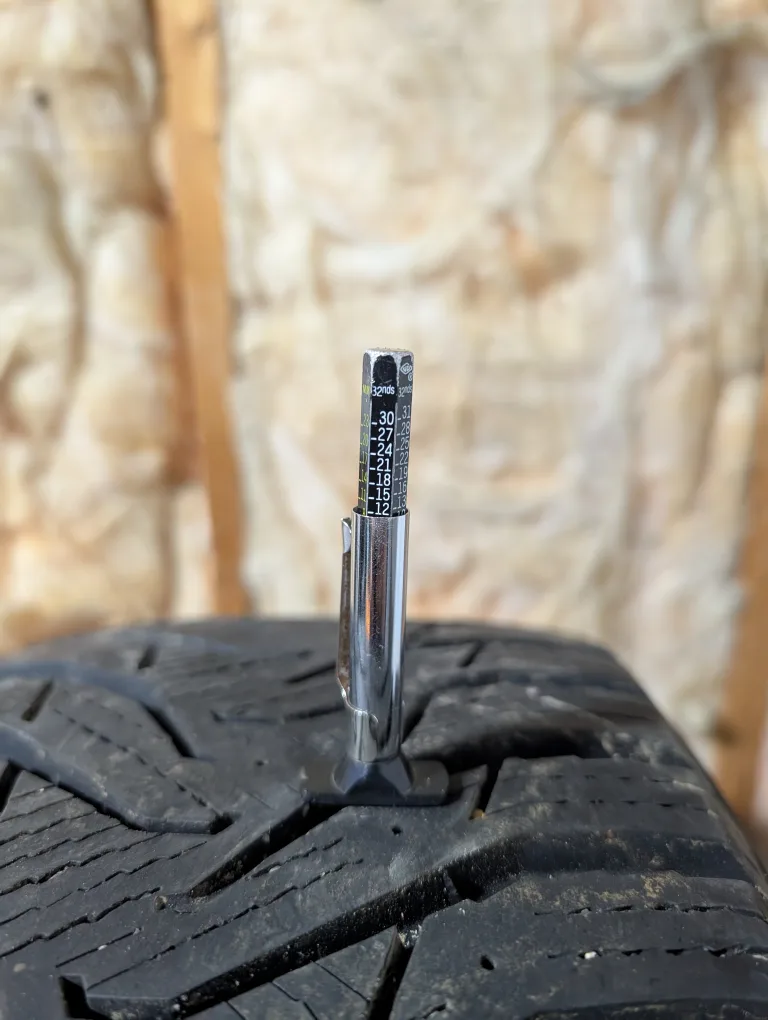 (4)-225/55R19 Winter Tires/Steel Rims 2013 Dodge Journey TPMS image indicator(3)