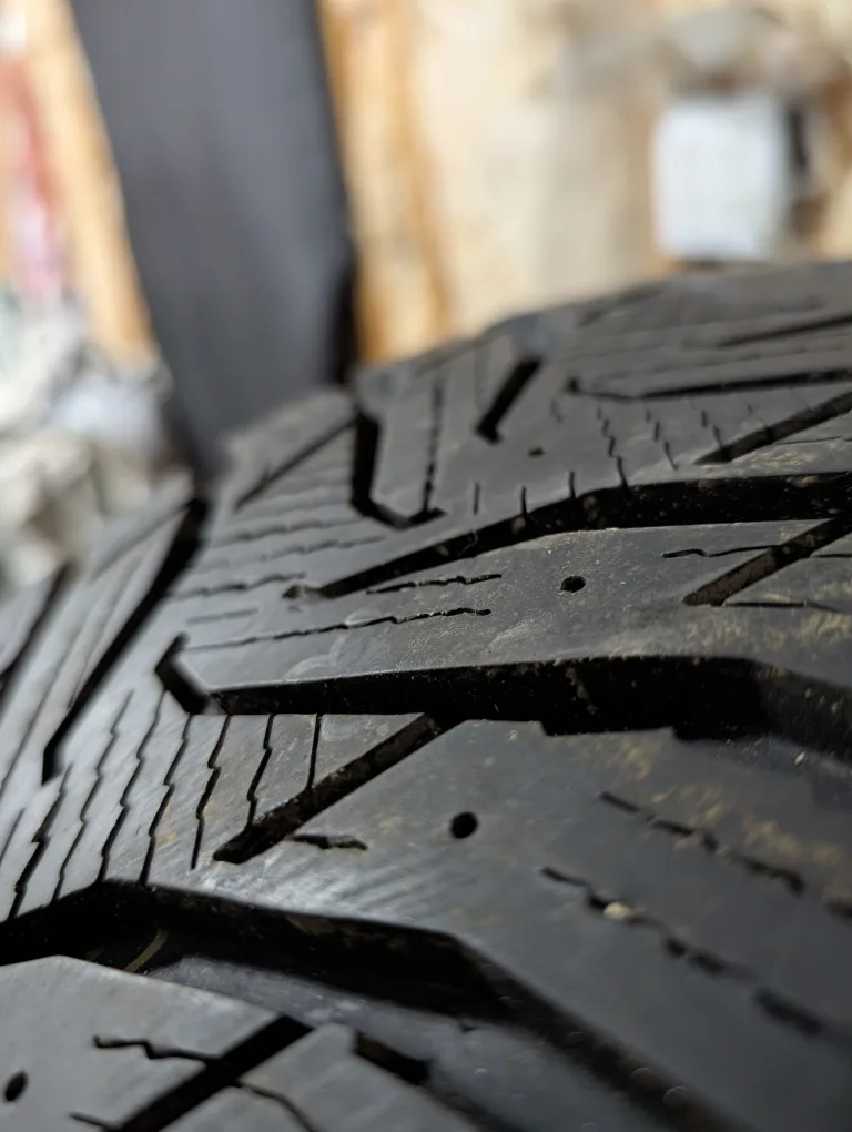 (4)-225/55R19 Winter Tires/Steel Rims 2013 Dodge Journey TPMS image indicator(5)