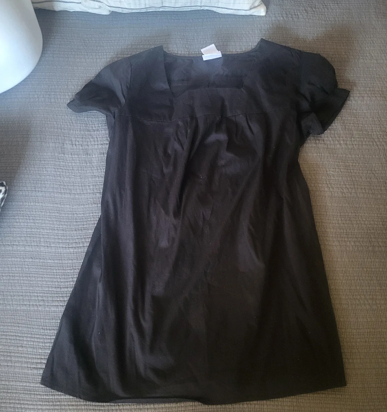 Assorted Women's Tops - Various Styles & Sizes image indicator(4)