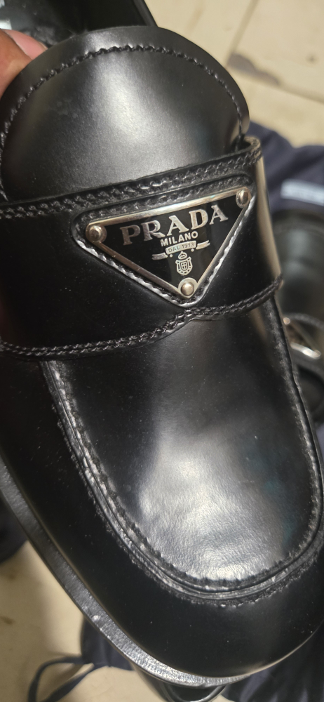 Prada Black Leather Loafers Size 41 - photo 3
