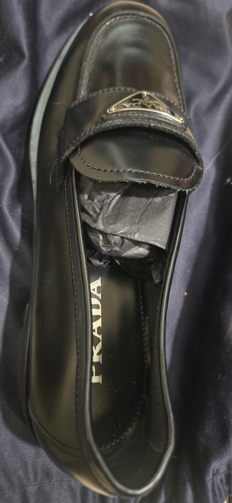 Prada Black Leather Loafers Size 41 - photo 4