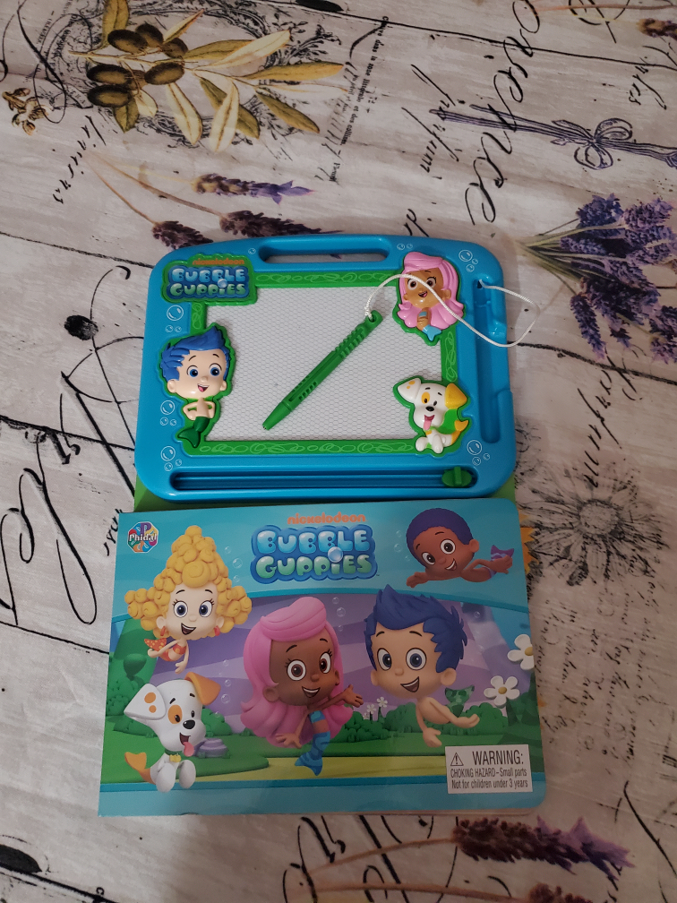 Bubble Guppies Magnetic Drawing Board & Book