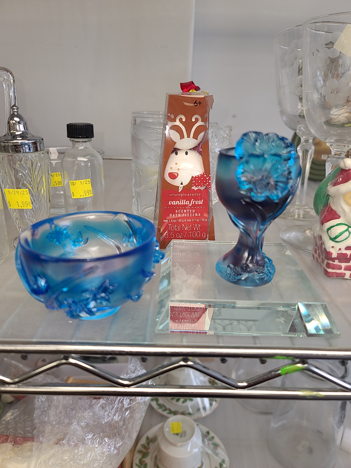 Blue Glass Bowl with Floral Design - photo 2