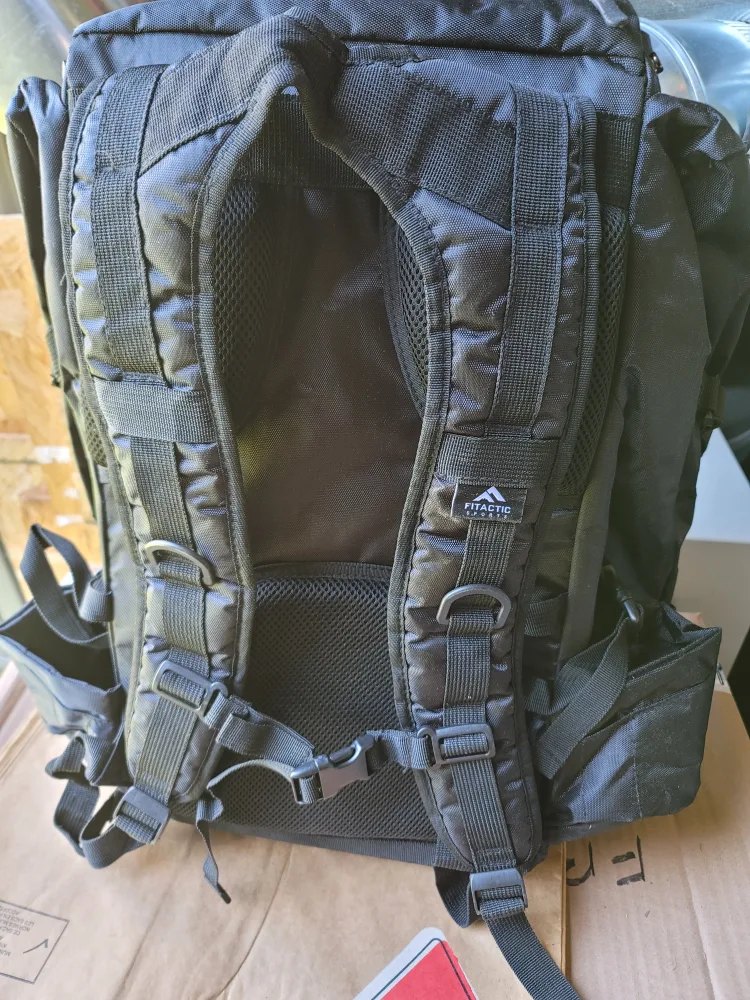 🥕 FITactic Luxury Frisbee Disc Golf Backpack - Black image indicator(7)