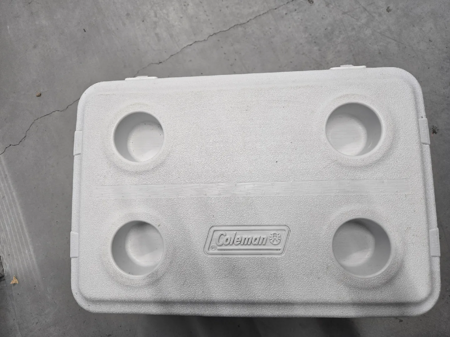 Coleman Wheeled Cooler - Blue & White image indicator(2)