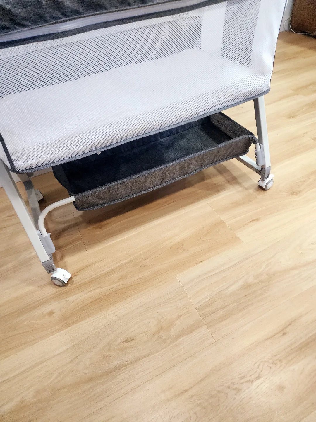 Grey Baby Bassinet image indicator(4)