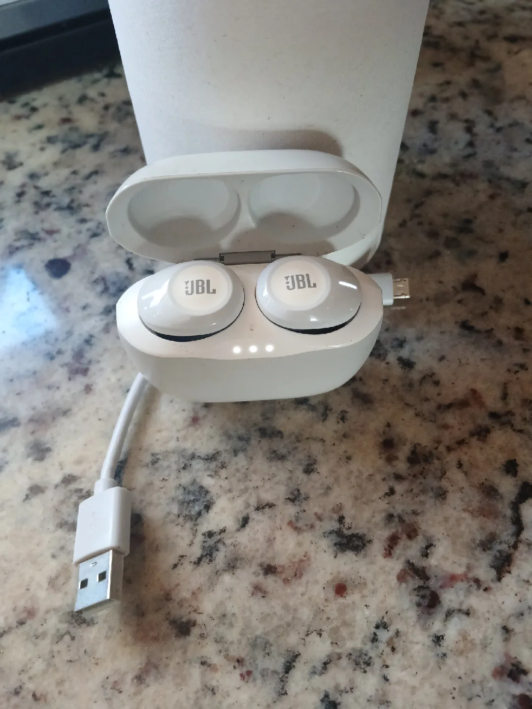 JBL Vibe Beam White Wireless Earbuds image indicator(10)