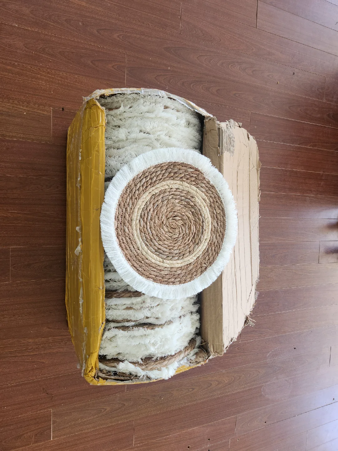 Round Woven Placemat with White Fringe - 30 available image indicator(4)