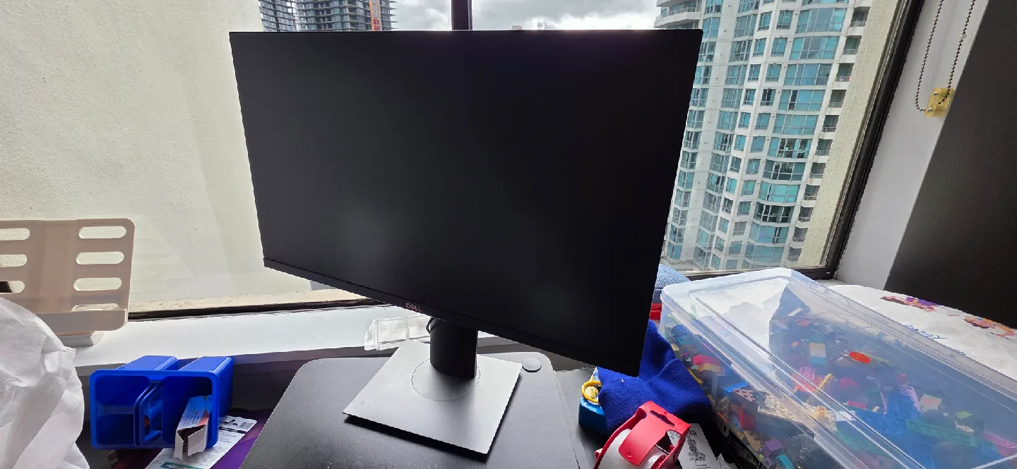 Dell Monitor - Brand New Condition! image indicator(3)