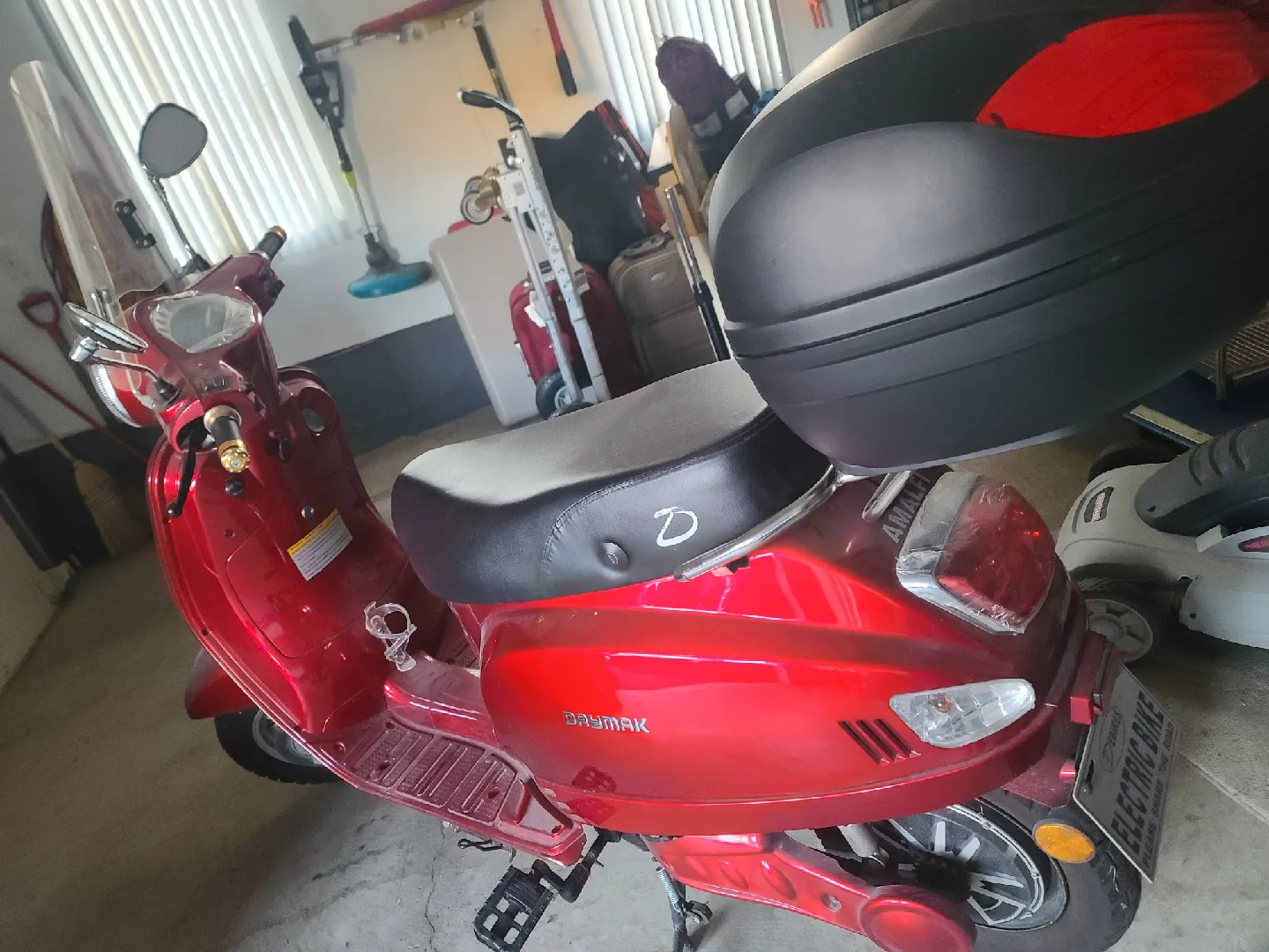 Daymak Amalfi Electric Bike - Red image indicator(8)