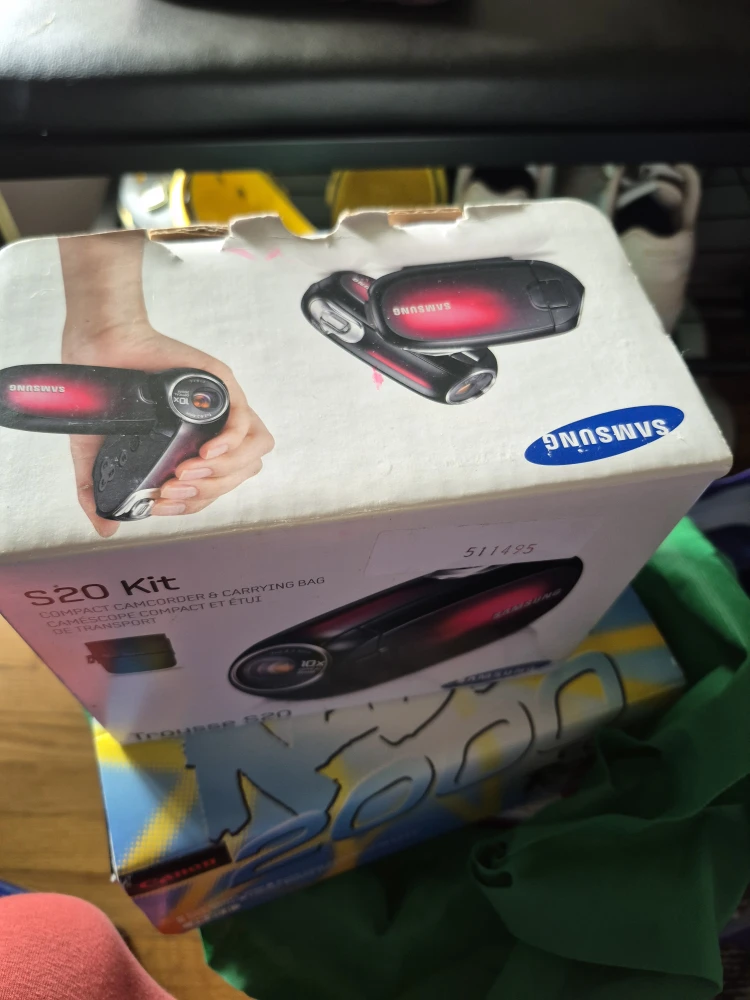 Samsung S20 MemoryCAM Camcorder - photo 2