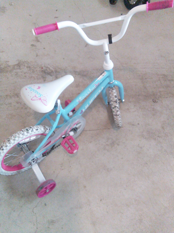 Huffy Sea Star Girls Bike - Training Wheels