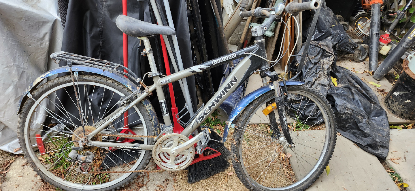Schwinn Gladiator Mountain Bike 26-inch.  as-is only today sale