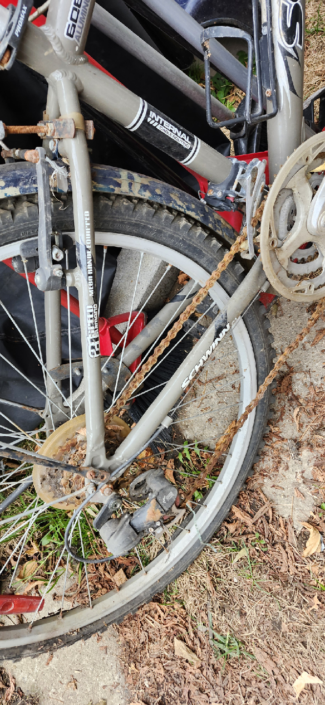 Schwinn Gladiator Mountain Bike 26-inch.  as-is only today sale - photo 2