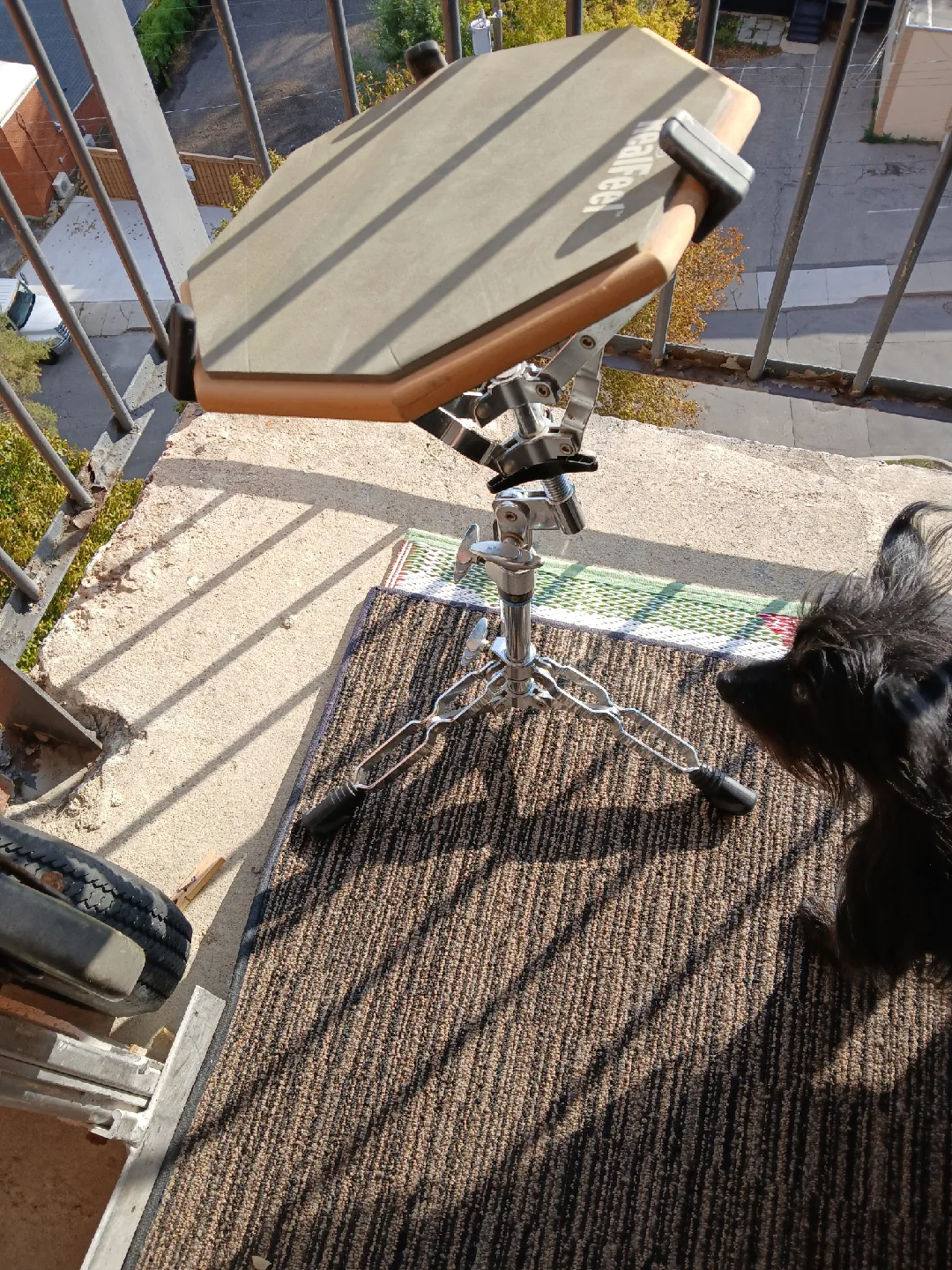 RealFeel Practice Pad with Stand image indicator(3)