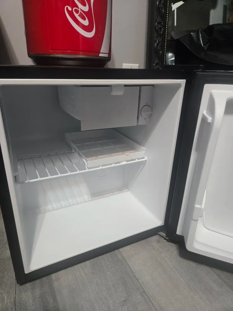 Galanz Mini Fridge - Black image indicator(3)