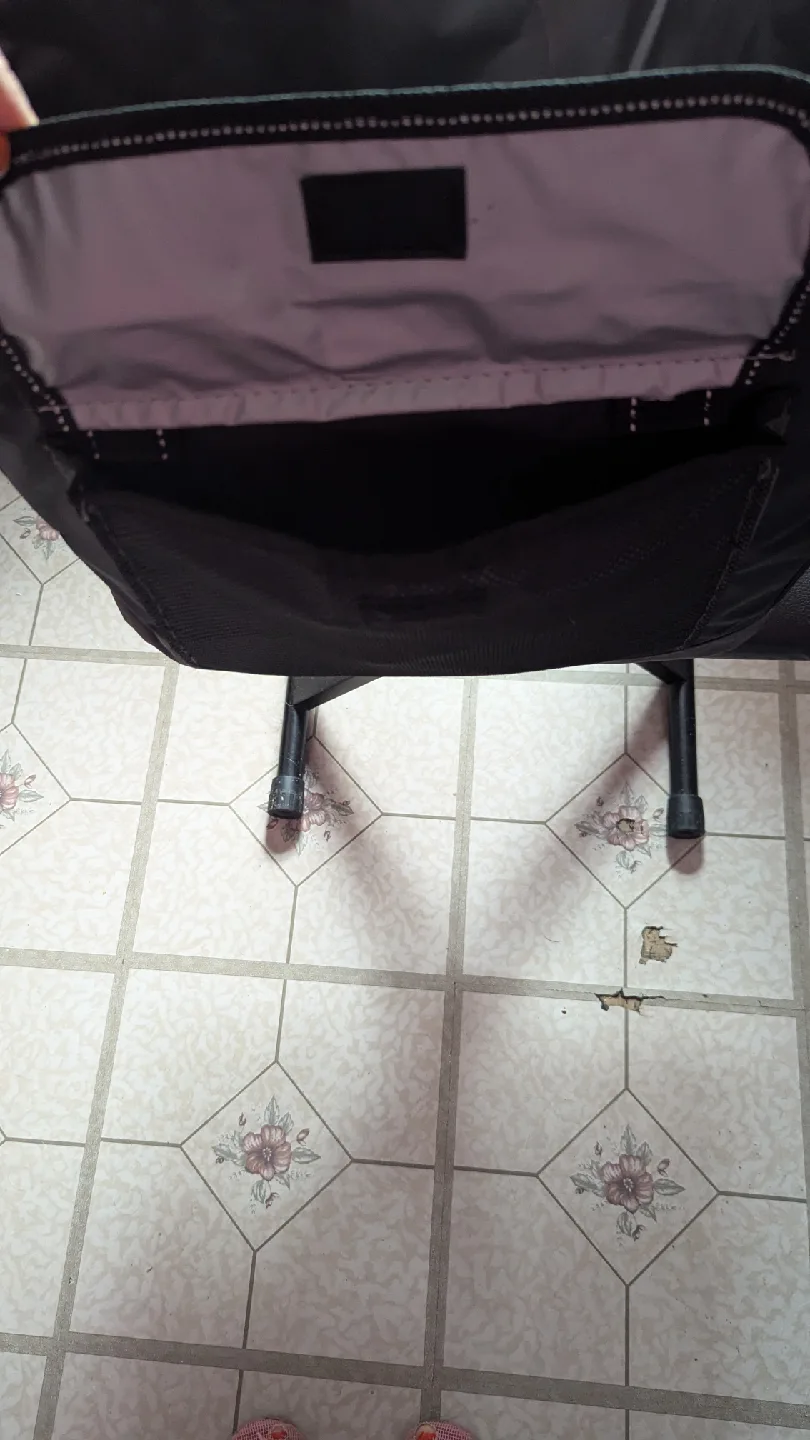 Polar Pack Black Insulated Cooler Bag image indicator(4)