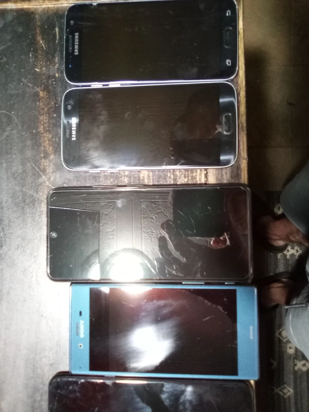 Used Smartphones - Samsung, Sony, Motorola, and More image indicator(5)