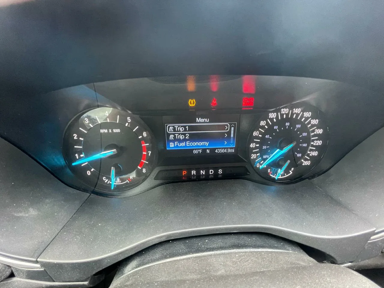 2015 White Ford Fusion Sedan image indicator(10)