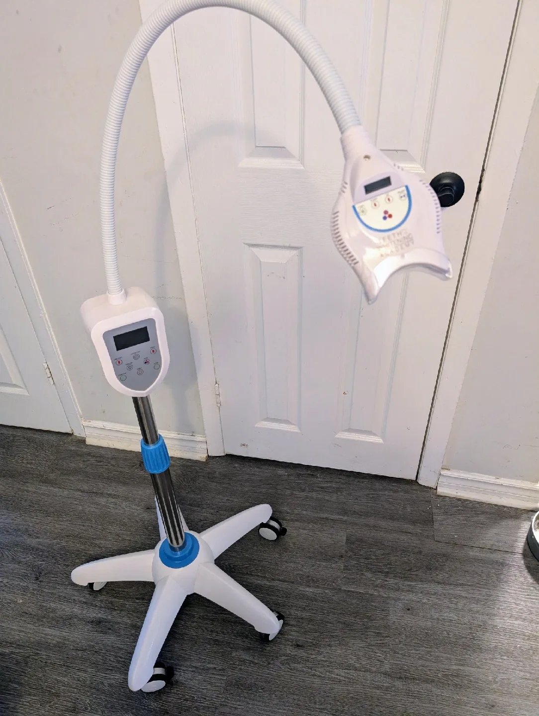 Dental Teeth Whitening Machine with Accessories image indicator(2)