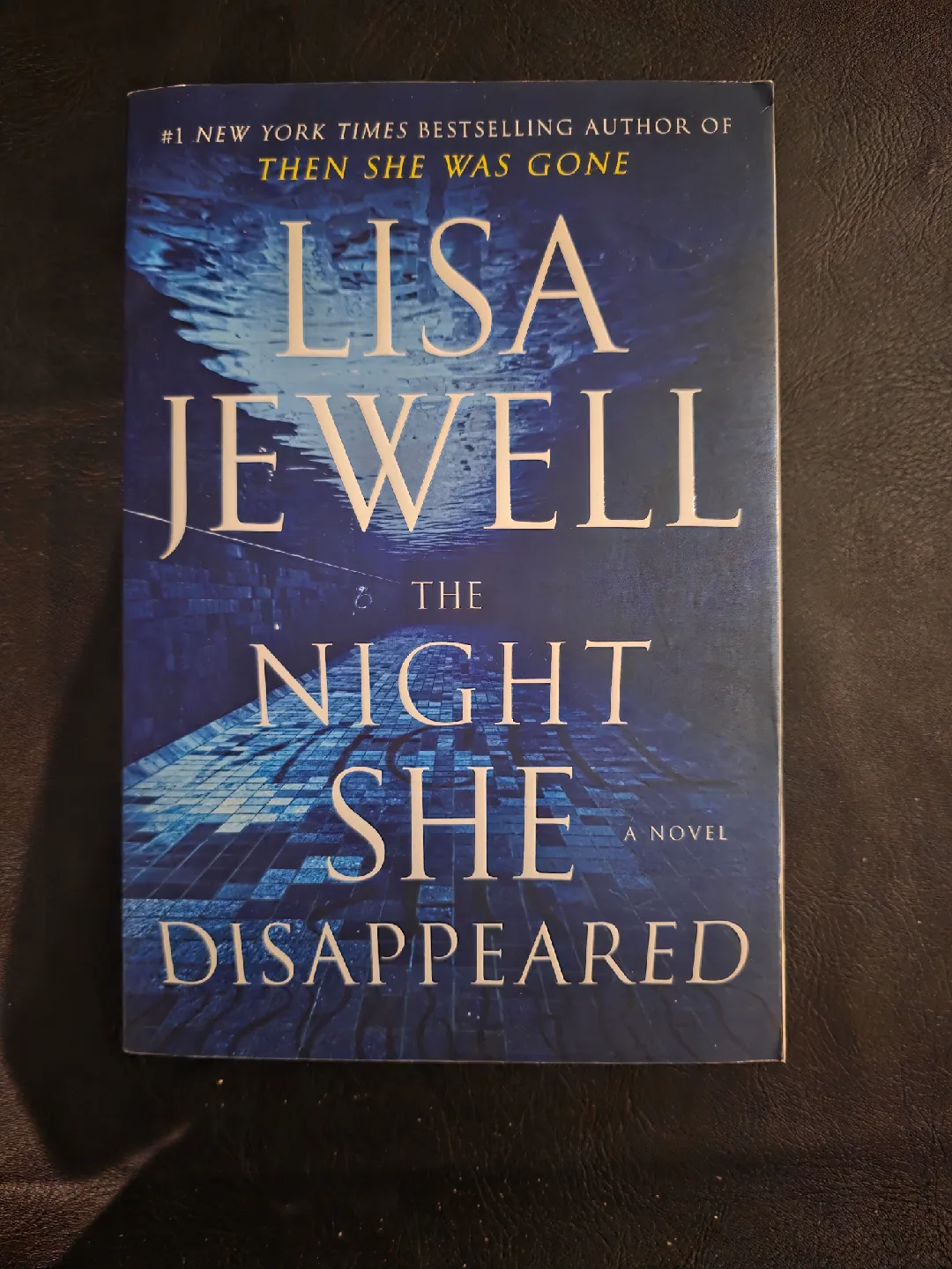 Lisa Jewell Novels - Then She Was Gone, Invisible Girl image indicator(6)