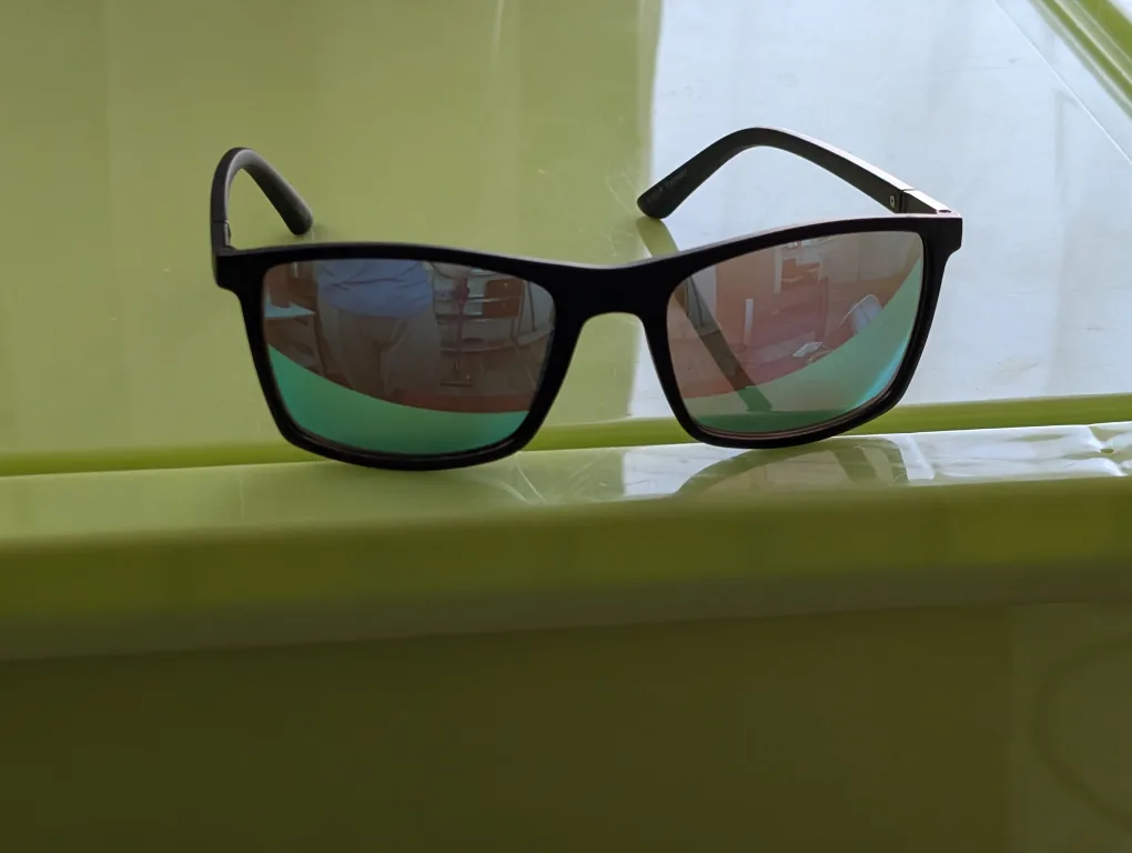 🧡Black Framed Sunglasses thumbnail