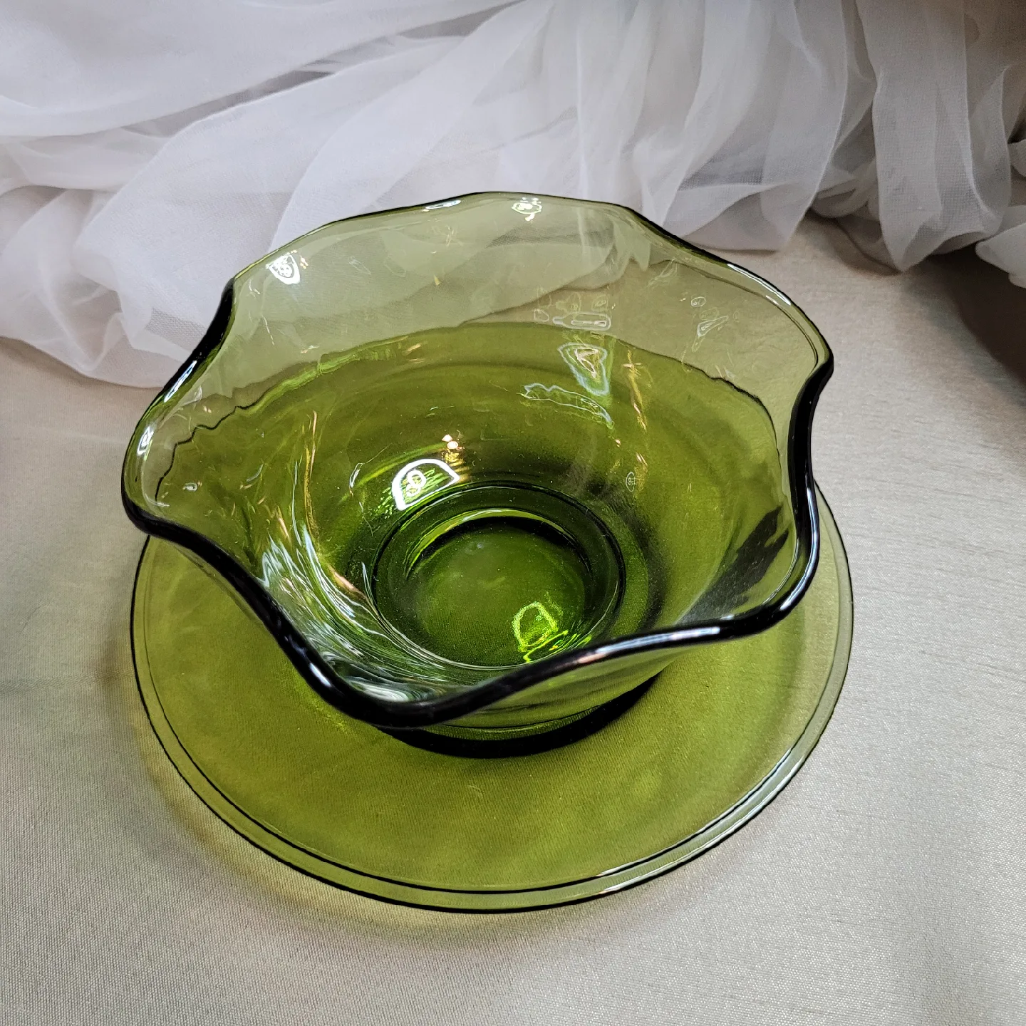 Vintage Indiana Glass Ruffled 2 pc Olive Green Set image indicator(6)