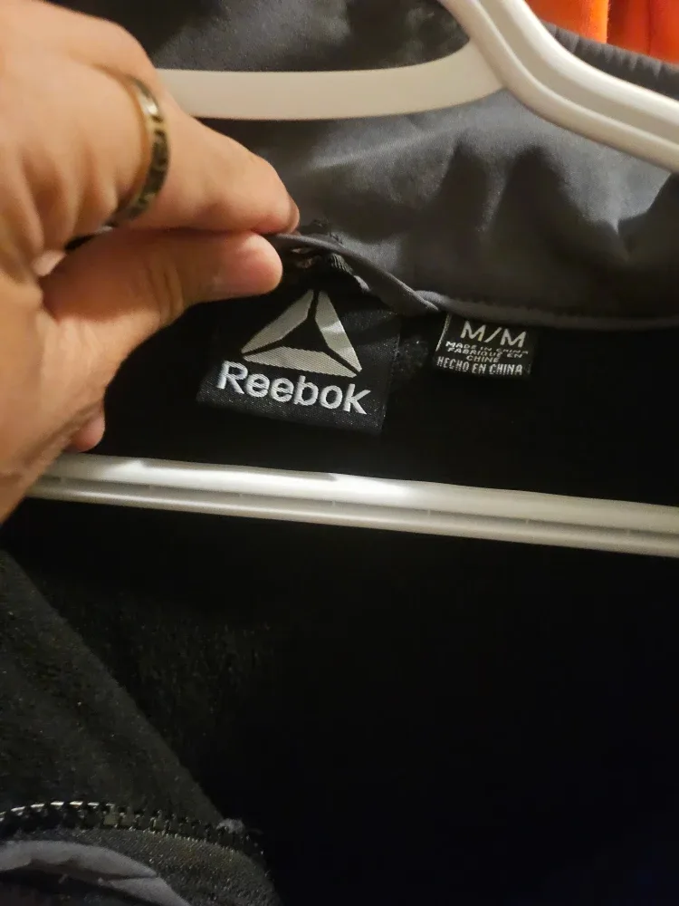 Reebok Jacket - Size M image indicator(2)