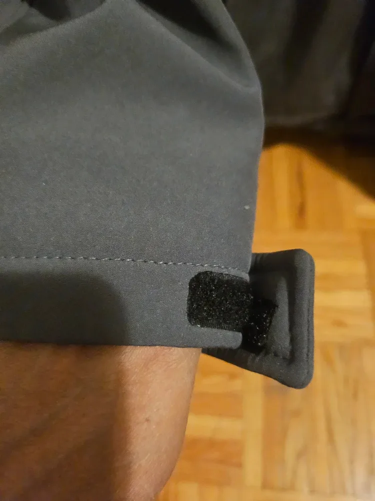 Reebok Jacket - Size M image indicator(3)