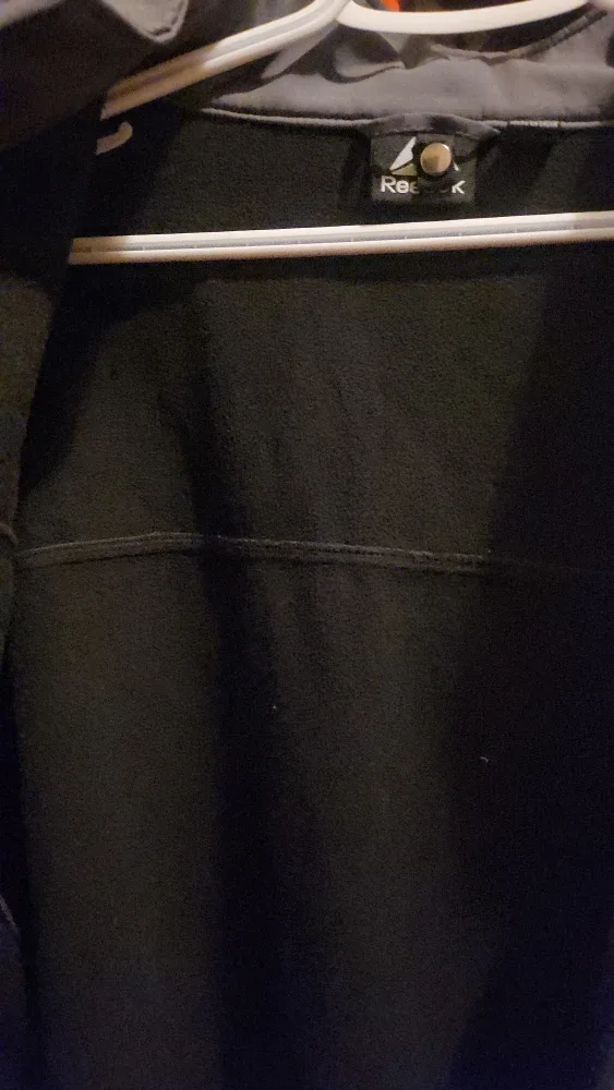 Reebok Jacket - Size M image indicator(5)