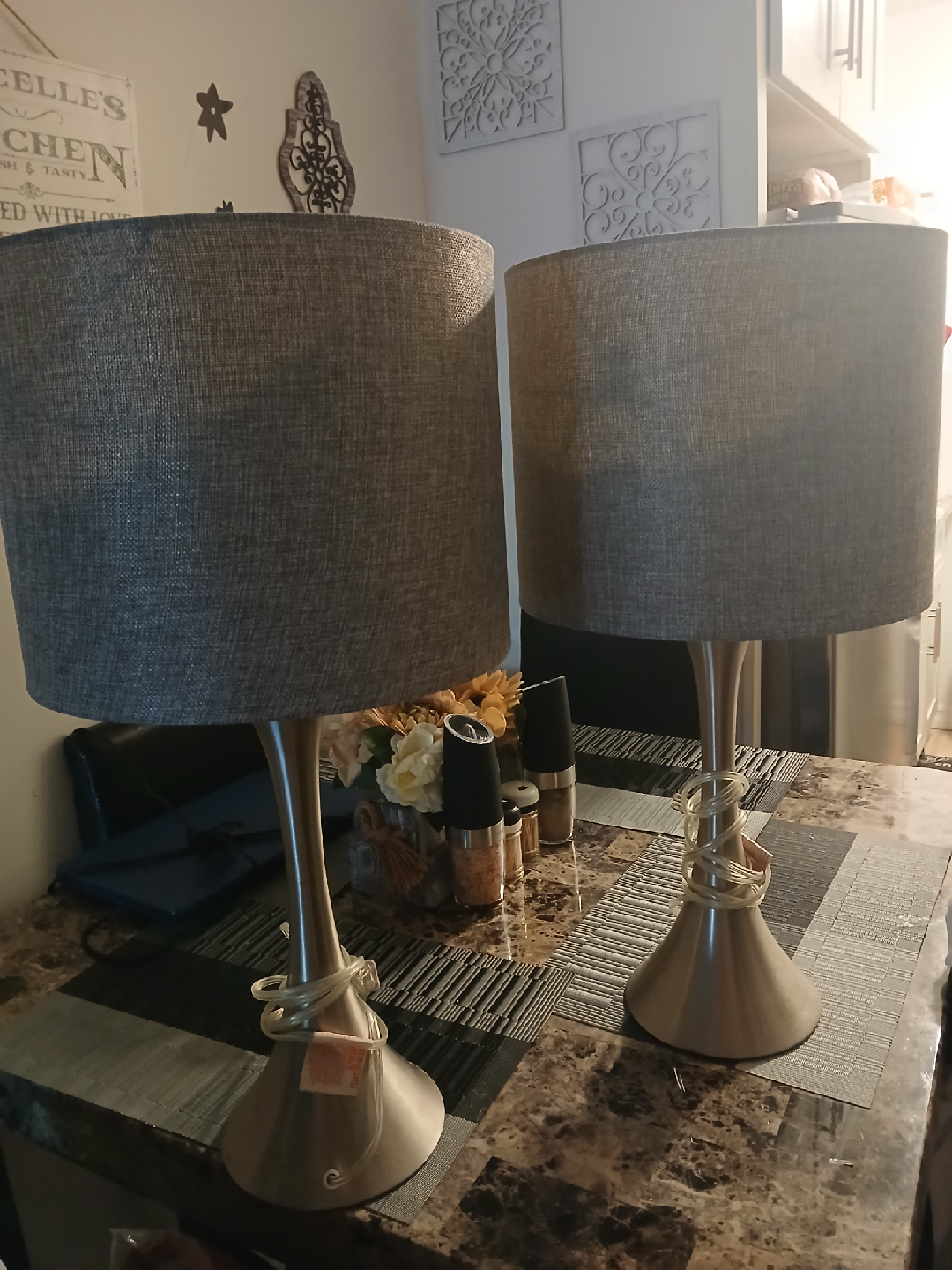 Coffee table and 2 end table with 2 lamps in good condition - photo 5