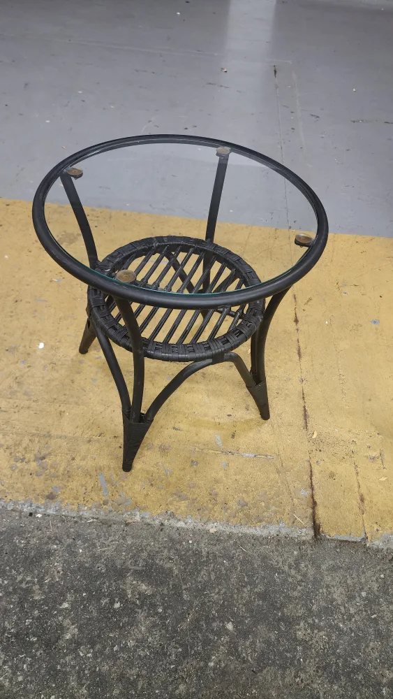 Black Round Side Table with Glass Top image indicator(2)