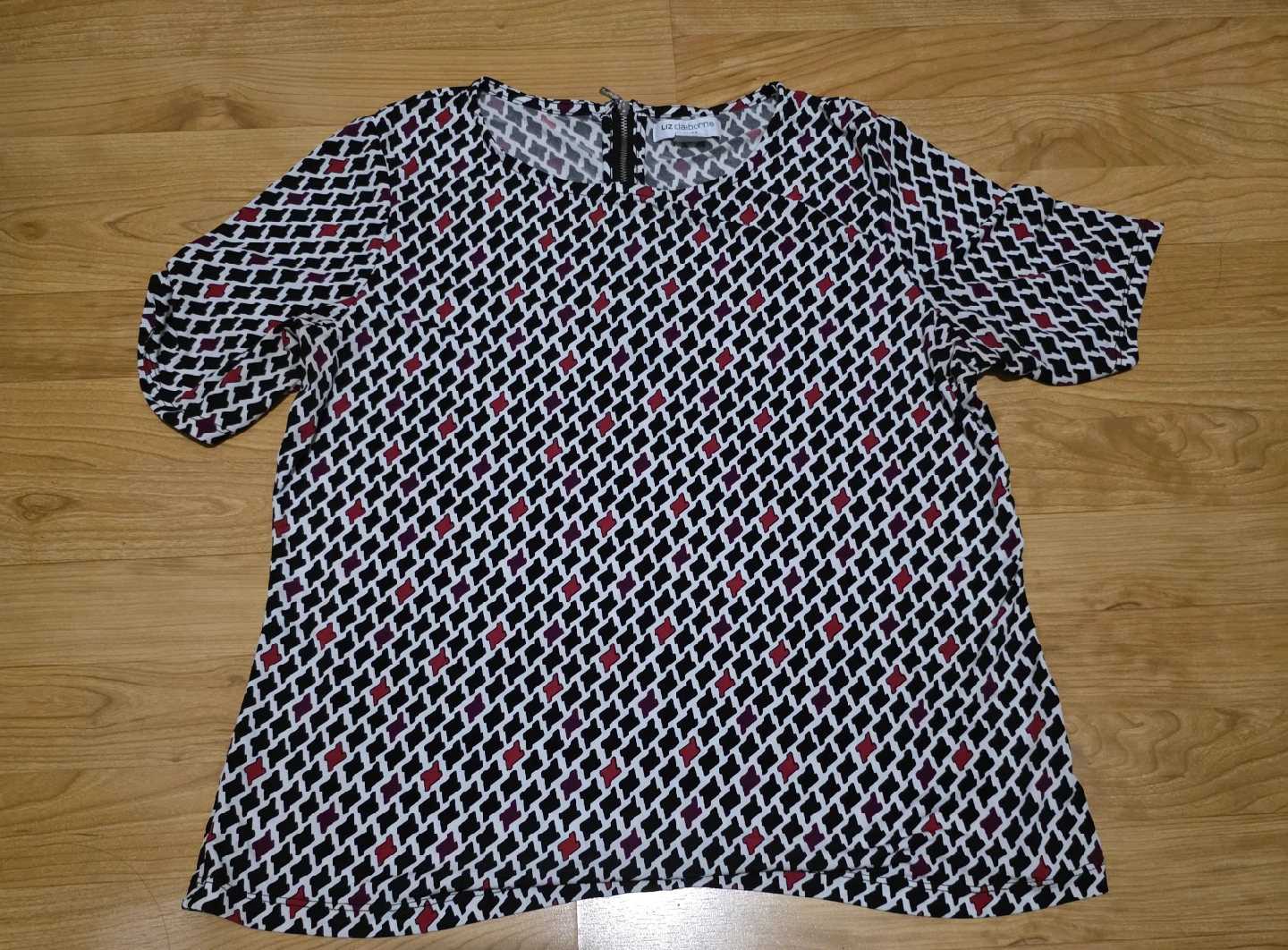 Women's Tops for $5 each. Size large - photo 5