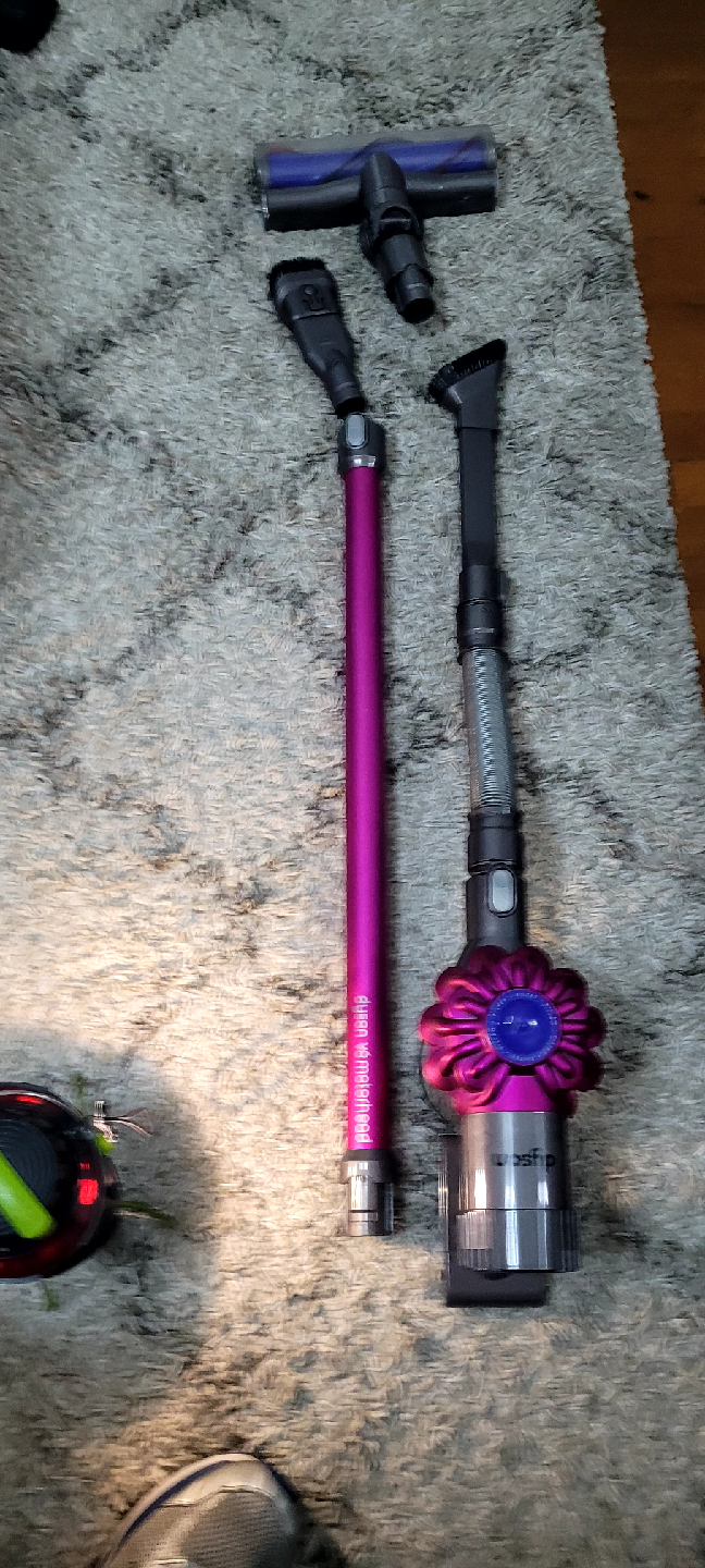 Dyson V6 Motorhead Vacuum - photo 4