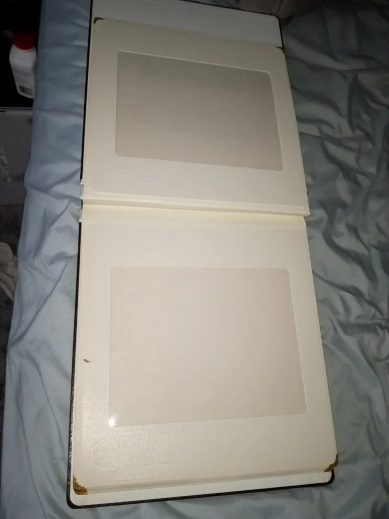 Brown Leather "Memories" Photo Album image indicator(4)