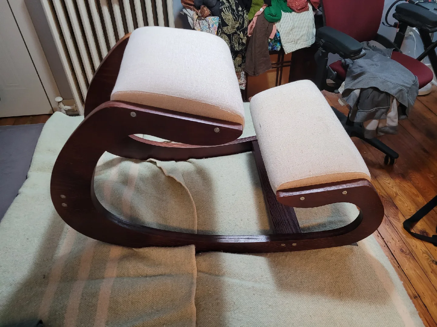 Kneeling Ergonomic Chair image indicator(2)