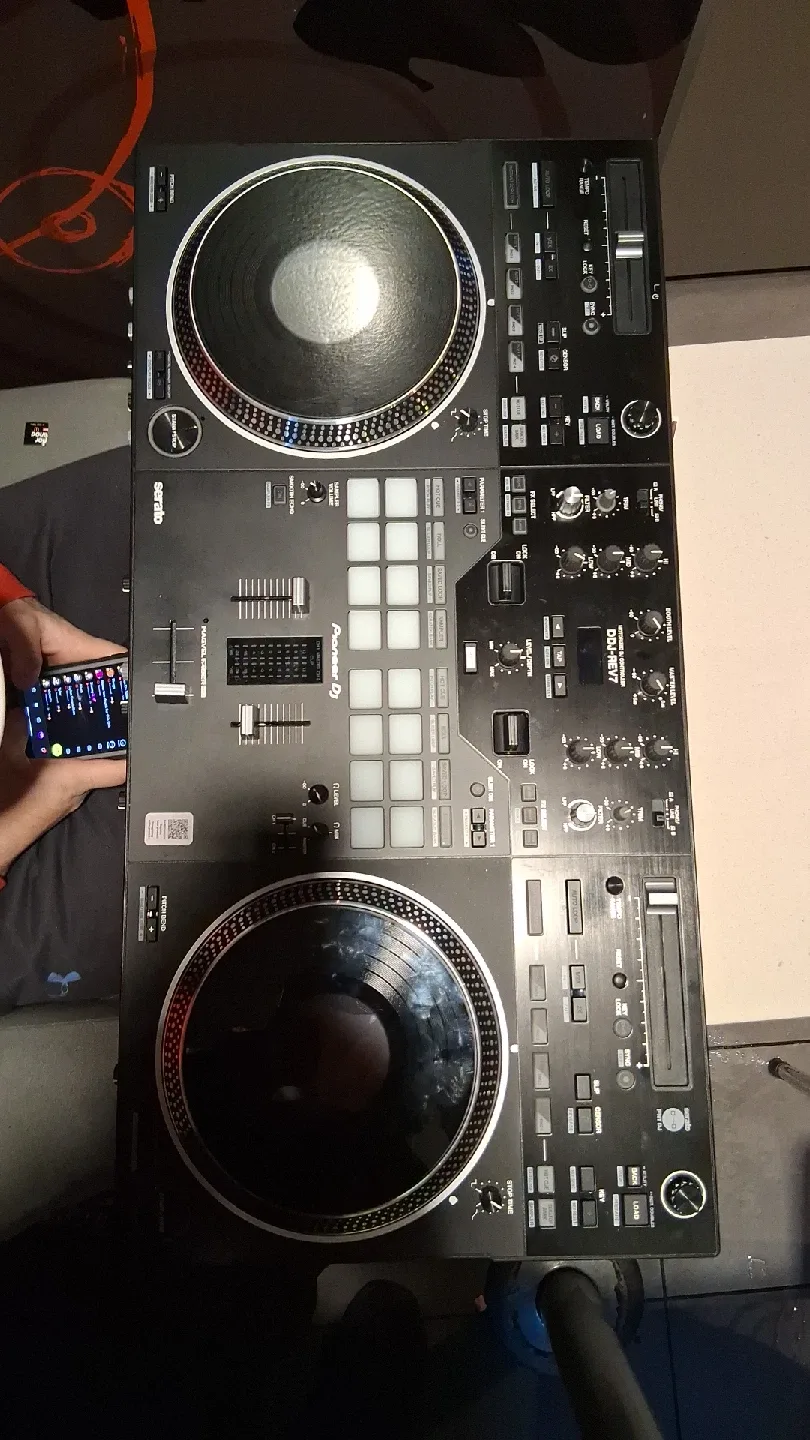 Pioneer DDJ-REV7 DJ Controller
