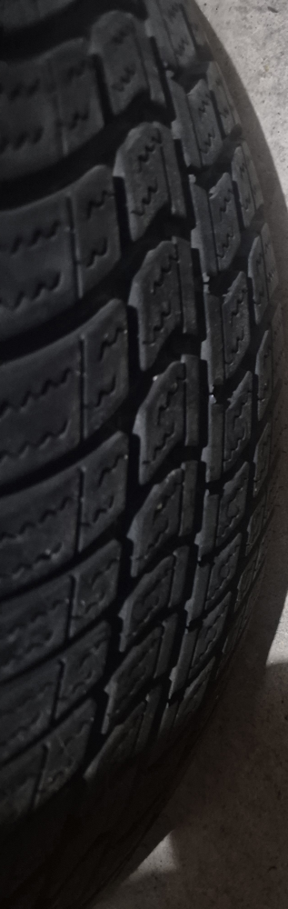 Like New 1 Motomaster All Season Tire Size 185 70 R14 M+S *DEAL*
