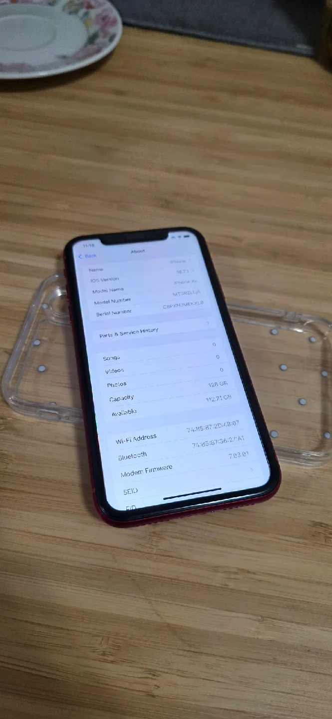 iPhone XR Red 128GB image indicator(3)