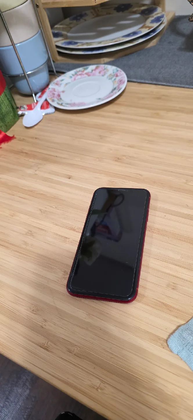 iPhone XR Red 128GB image indicator(7)