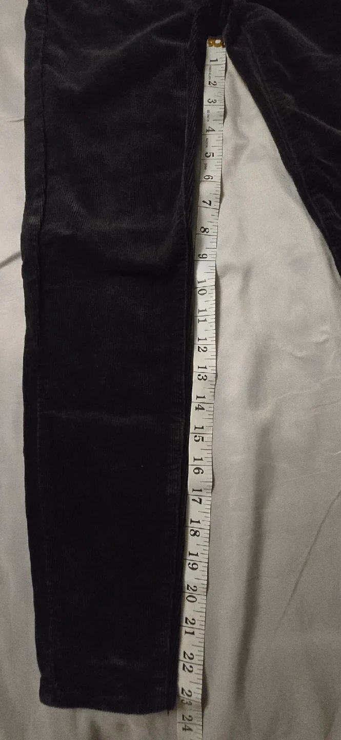 NEW! American Eagle Hi-Rise Corduroy Jegging - Size 00 X-Short image indicator(3)