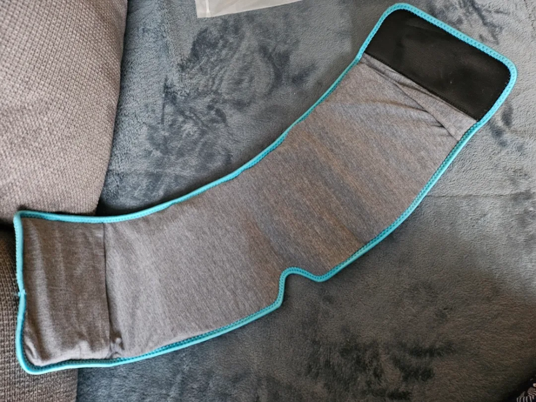 Head ice pack for migraines and headaches image indicator(2)