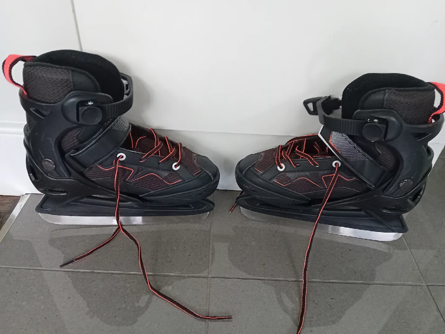 Kids' Ice Skates with 4 Adjustable Sizes image indicator(3)