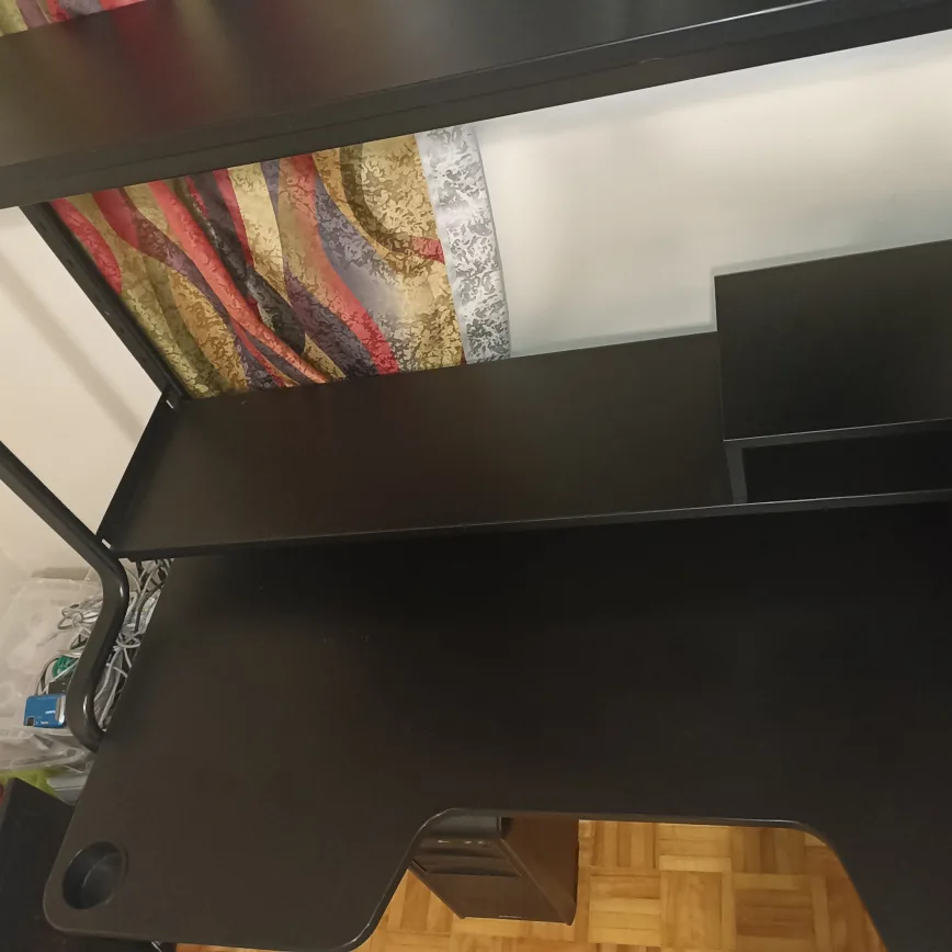 ❤‍🔥Moving Sale❤‍🔥Ikea Fredde Black Computer Desk image indicator(4)