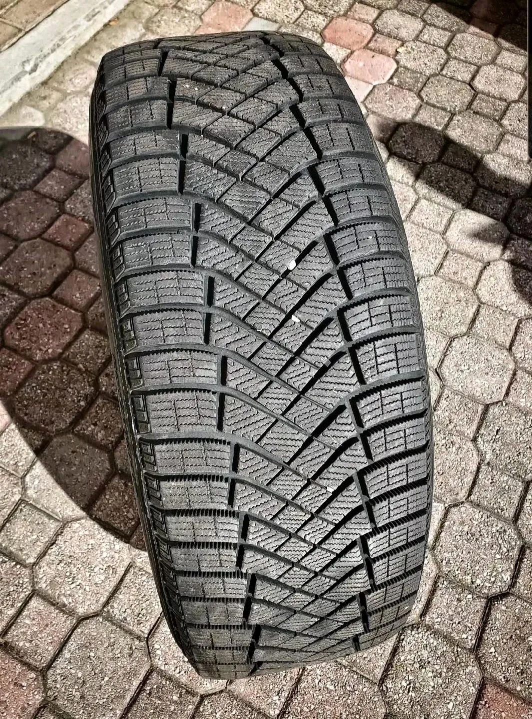 Ice Zero Studded 235/60R18 Winter Tire & Black Alloy Wheels image indicator(2)