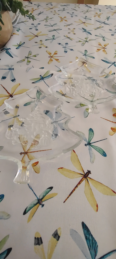 Christmas Tree Shaped Glass Serving Dishes (2) - photo 4